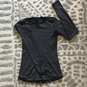 Lululemon size 4